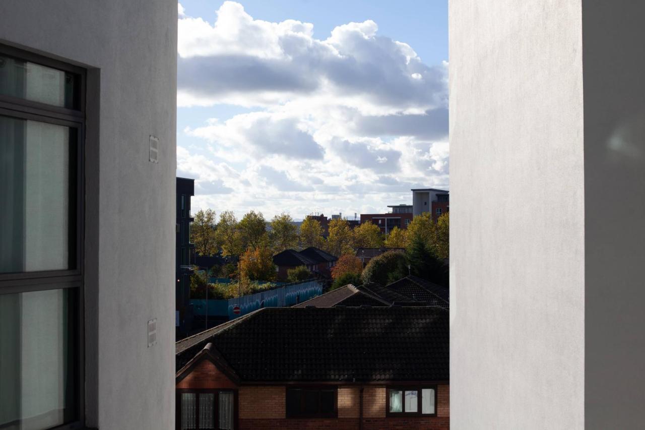 Serviced Apartment In Liverpool City Centre - Free Parking - Balcony - By Happy Days מראה חיצוני תמונה